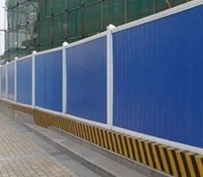 西安城市建设中的"隐形卫士"——揭秘工地PVC围挡的多重价值