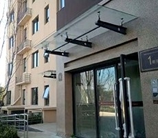 门头雨棚的实用价值与设计要点